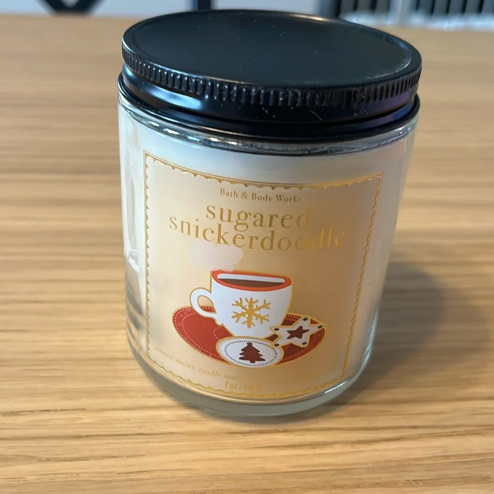 Bath & Body Works Single Wick Candle. Sugared Snickerdoodle.